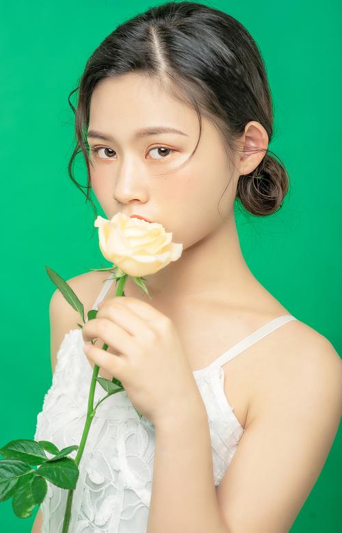 纯色背景人像小叶