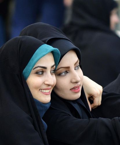 这些美貌如花的阿拉伯姑娘也属于白色人种,地属地中海南欧白种人,如