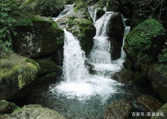 青城山瀑布美景