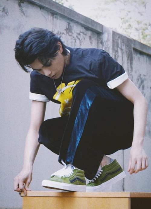 五月新晋男友丁禹兮霸屏,颜值演技齐在线,日常穿搭时尚帅气