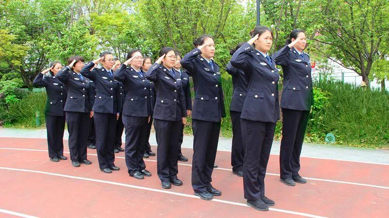 司青榜样坚韧不拔兮绽芳华上海市女子监狱一监区新收青年团队