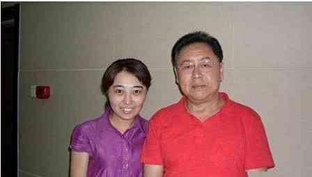 《西游记》中猪八戒的扮演者马德华,他的妻子很少被提及.