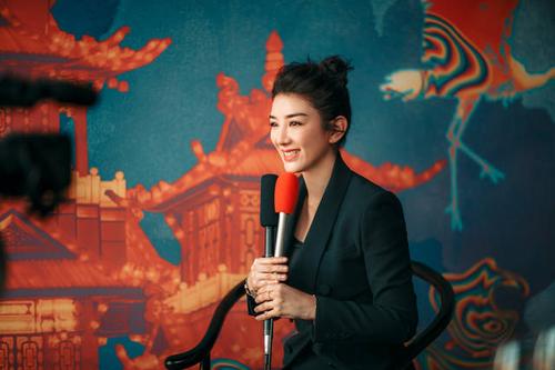 昨晚,演员黄奕邀请"亚洲厨神"江振诚亲自主厨,在上海上海滩餐厅外滩