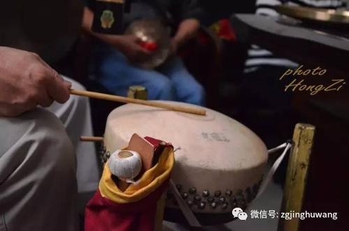 京剧板鼓的演奏方法及职能作用