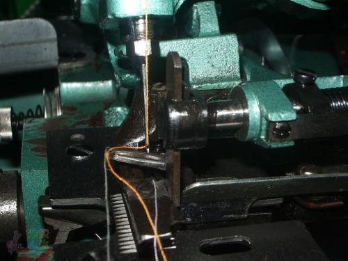 三线锁边机送布牙不走是什么原因