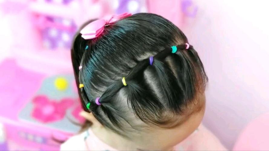 03:20  来源:好看视频-一款儿童四股辫子编发教程,简单易学,非常的