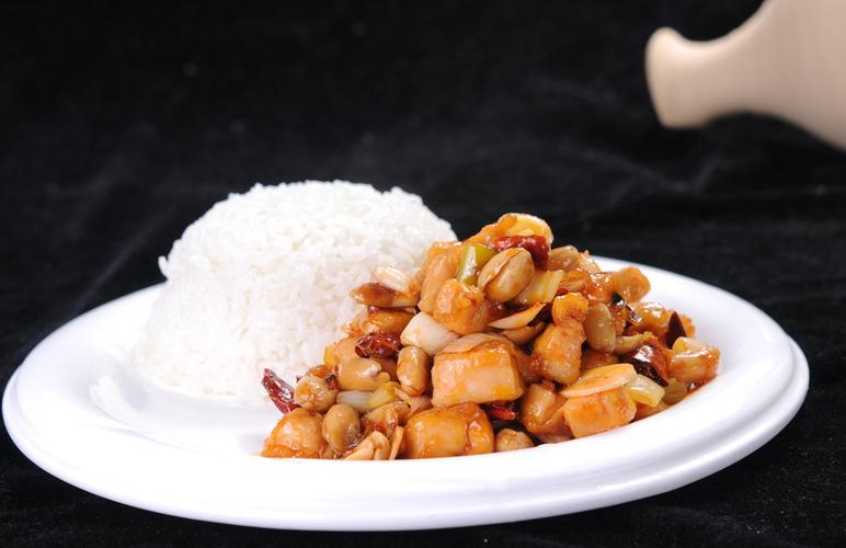 宫爆鸡丁盖饭