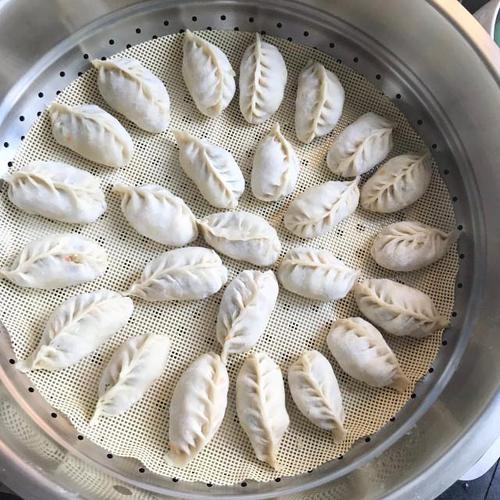 此菜正当季,1毛钱一斤,钙是鸡蛋的6倍,做成蒸饺特好吃