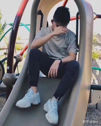 男孩子比较瘦该怎么买裤子?