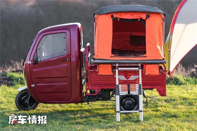 动力方面,这款电动三轮车依靠电动驱动,最大马力3.