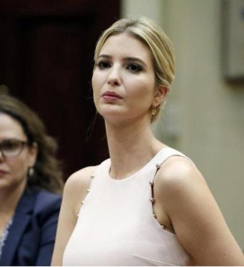 都说伊万卡貌美如花年轻做模特时才清纯可人t台走秀惊艳四座