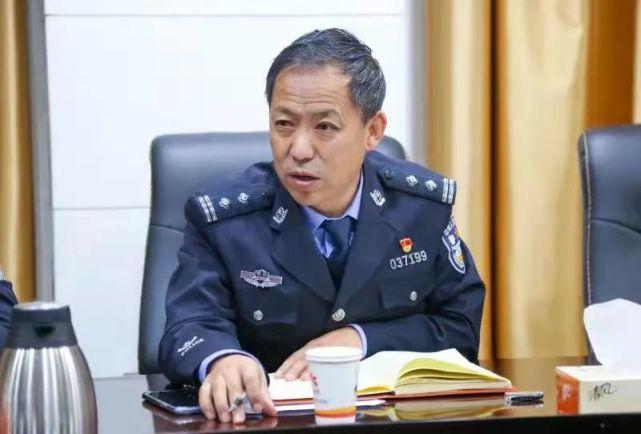 定边县公安局党委委员崔中利深入企业督导易制毒化学品监管工作