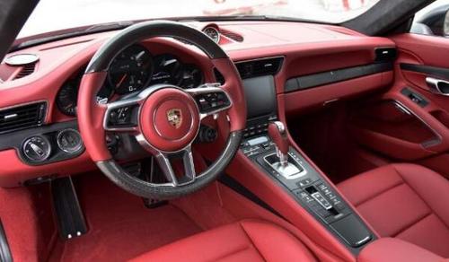 保时捷911内饰 保时捷911内饰精简奢华(共五种颜色)