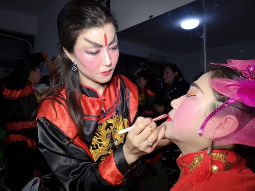 起早只为你那一抹浓彩《海阳大秧歌》化妆篇