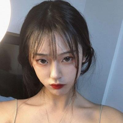 优质女头部位锁骨头像 露锁骨的骚气女生头像