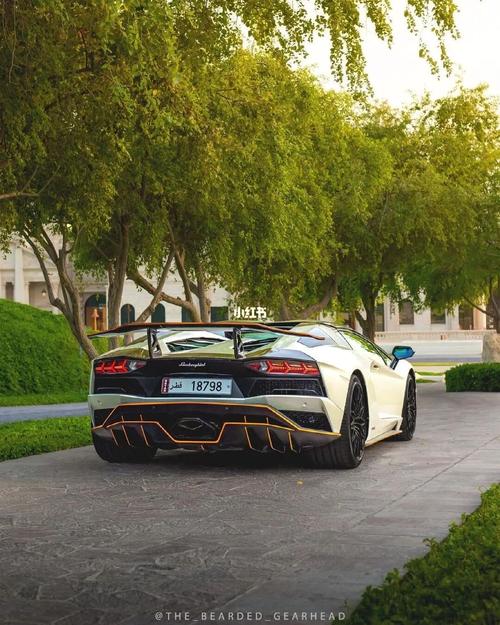 兰博基尼aventador lp740-4 s roadster_兰博基尼怎么