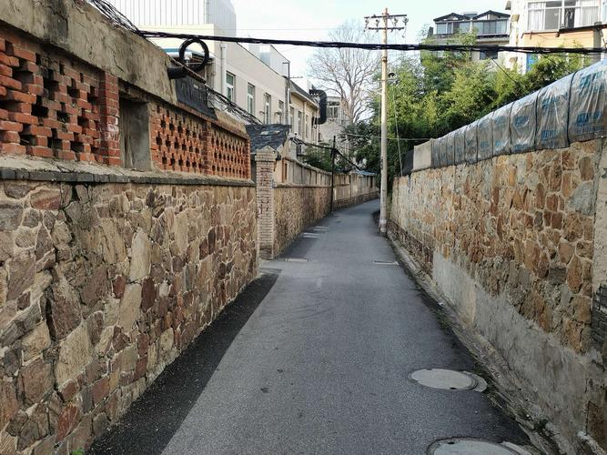 其它 都市街区的一条小巷子 写美篇 2020年9月14日,经过烟台城中心