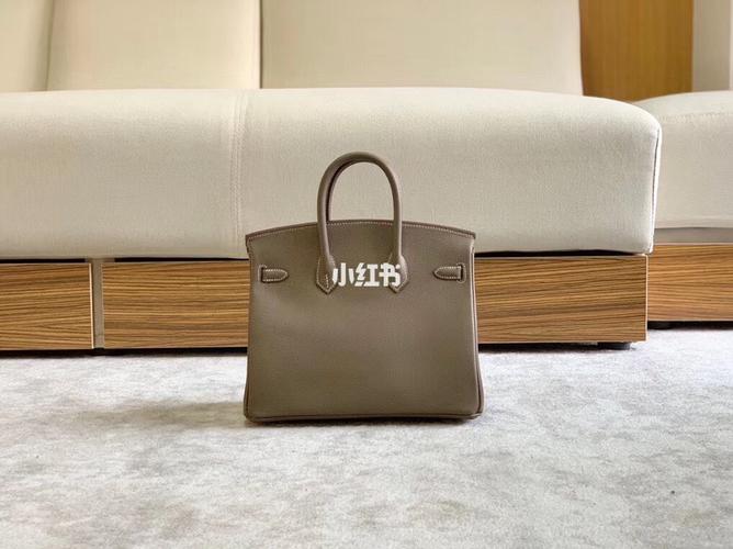 birkin 25大象灰 epsom 如果不知道选什么颜色 那么就它绝对万能百搭!