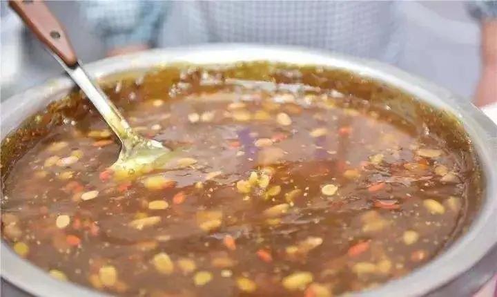 山粉糊■虽说还没到七八月份,算不上是真正的酷暑,但是出门还是能