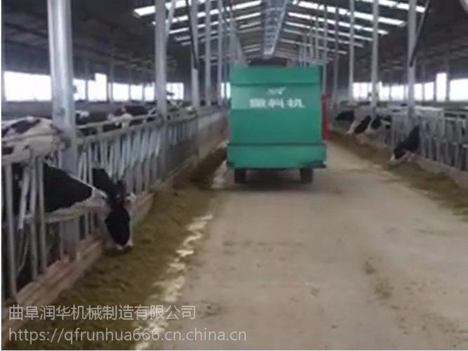 山西大同养牛场自动喂料车 省人工起说撒料车定做厂家
