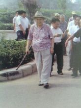 1981年11月,任中共禹县县委书记;1982年11月,任许昌地区行署副专员