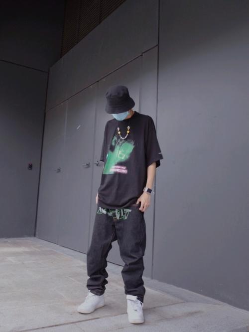 怎样穿像个rapper
