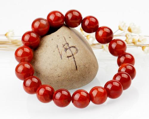 佩戴南红玛瑙的好处南红玛瑙的功效与作用是什么