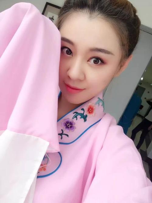 【人物访谈】专访美女作家刘玉清:做一个接地气的女神