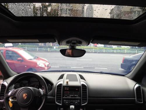 后视镜加热,后视镜电动折叠,感应雨刷,感应大灯,后座出