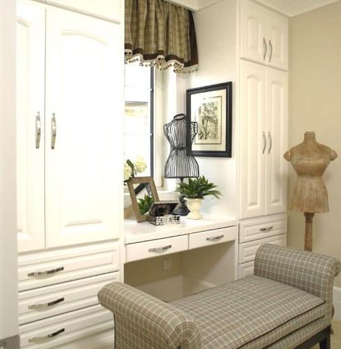 窗户边的宝藏地带千万别浪费了,装成飘窗柜,让收纳功能扩大一倍