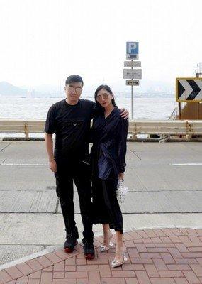 何雯娜老公梁超被曝二婚与前妻结婚照流出韩庚等曾送结婚祝福