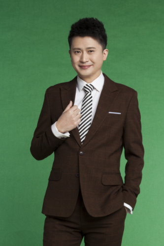 主持人杨帆简笔画