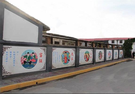 在文化墙绘制方法上,有的采用制作精美的广告喷绘