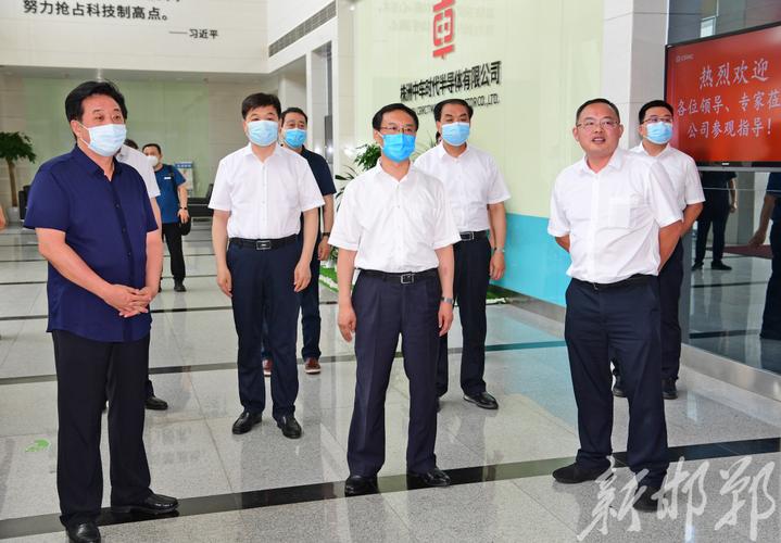 6月25日,市委书记张维亮到中车株洲电力机车研究所有限公司洽谈合作