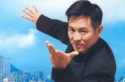 李连杰二哥去世享年60岁,葬礼已在八宝山举办,出席的都有哪些明星?