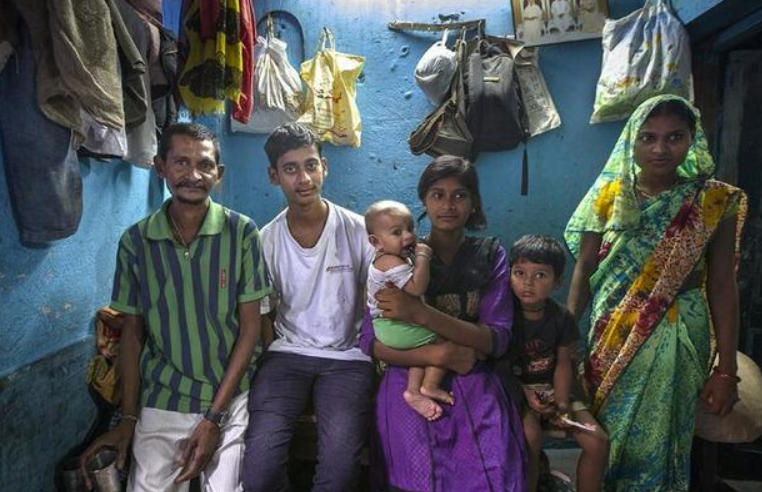 印度贫富差距悬殊,穷人没地位和尊严为什么不造反?原因由来已久