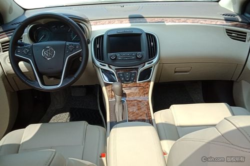 别克 君越 2013款 2.4 自动 领先舒适型