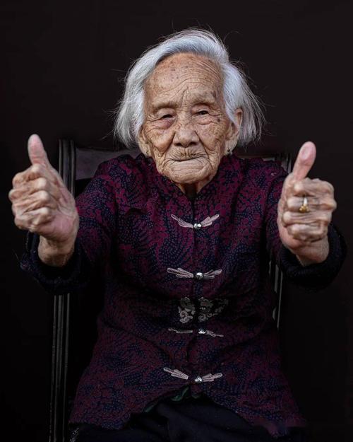 20位百岁老人的写真惊艳全城!有你认识的吗?