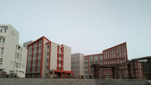 富县初级中学新聘教师业务培训班今天隆重开班了