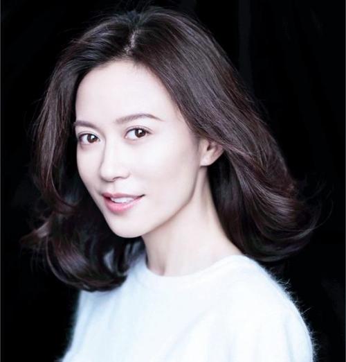 袁立:袁立(袁莉),1972年7月12日出生于浙江省杭州市 ,中国内地女演员