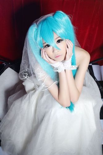 女神初音未来婚纱cos欣赏