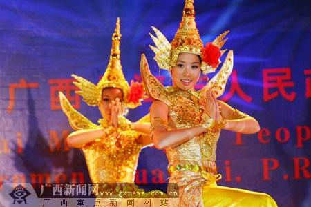 泰国民间舞蹈.梁凯昌摄