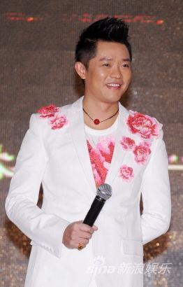 凤凰传奇成员曾毅