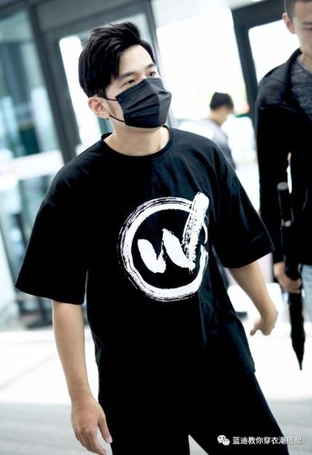 周锐,周杰伦,蔡徐坤一身牛仔look帅气,机场私服