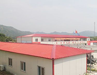 四坡五脊彩钢顶