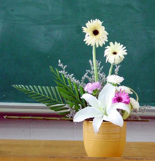 最简单的插花方法?