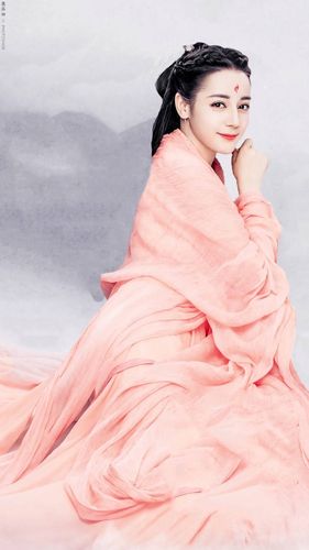 迪丽热巴白凤九