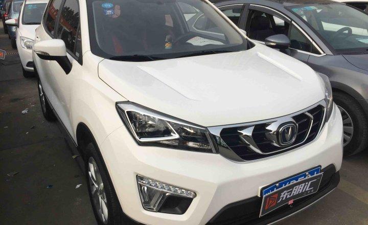 【成都二手长安cs15】5.38万 白色 1.5l 手动尊贵版