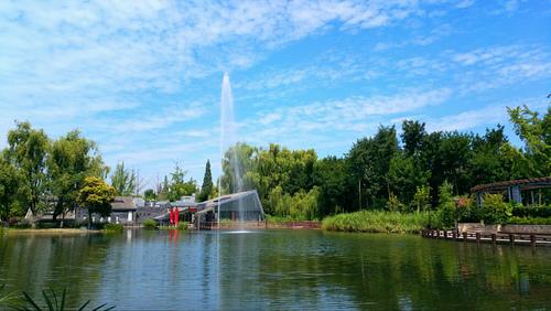 成都 成飞公园既时尚现代,又传.