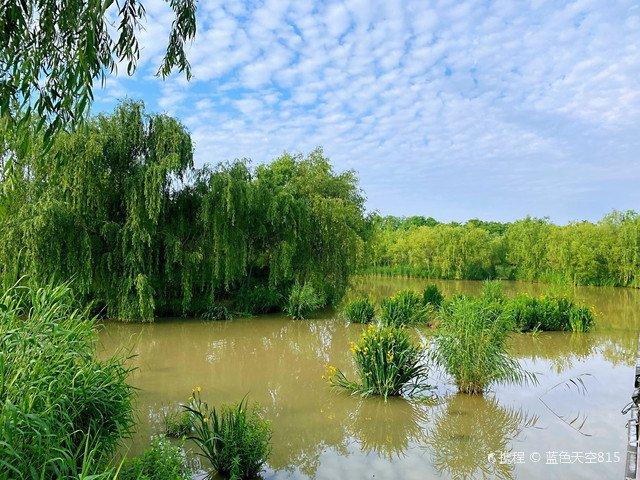 陕西西安浐灞国家湿地公园是国家aaaa级旅游景区位于陕西省西安市境内